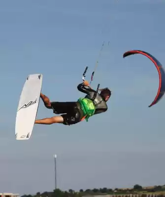 Kitesurfing