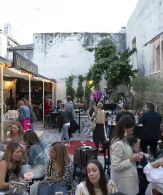 Drink & Eat like a Local